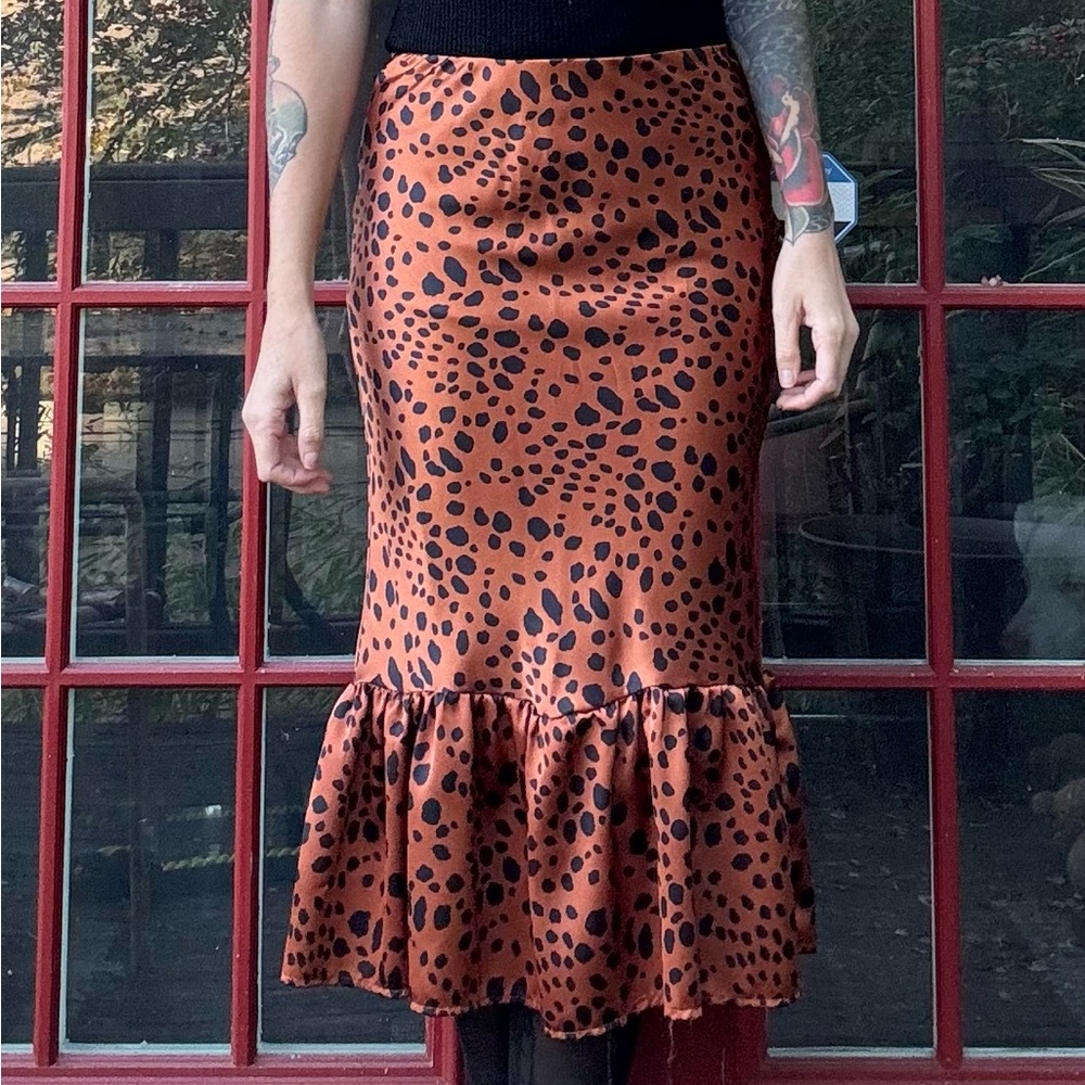 Forgotten grace midi leopard print skirt size small